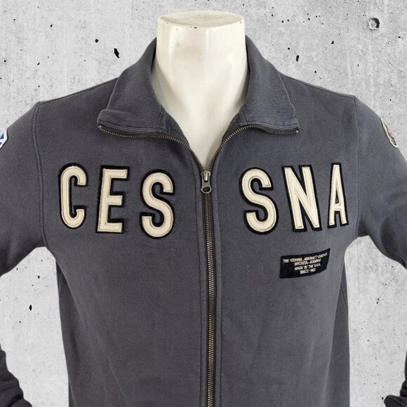 Red Canoe Cessna Airplane Sweatshirt Medium Gray Spell Out Full Zip Pockets - Picture 3 of 7